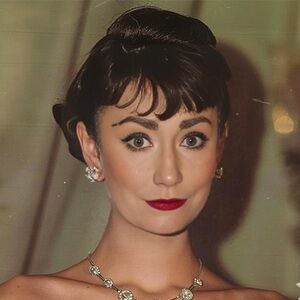 Howdy:  I’m Susan from Houston.  Welcome to my closet!